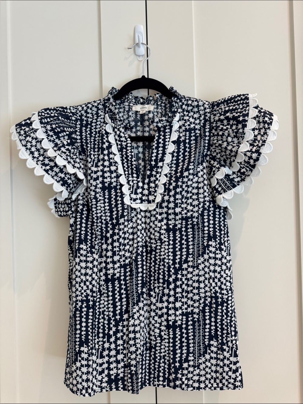 entro Navy & White Patterned Ruffle Sleeve Blouse